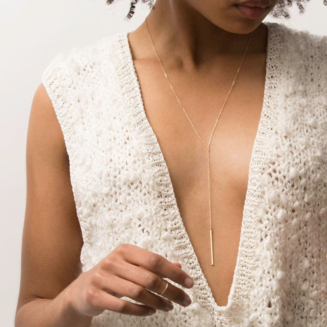 Collar con colgante de barra