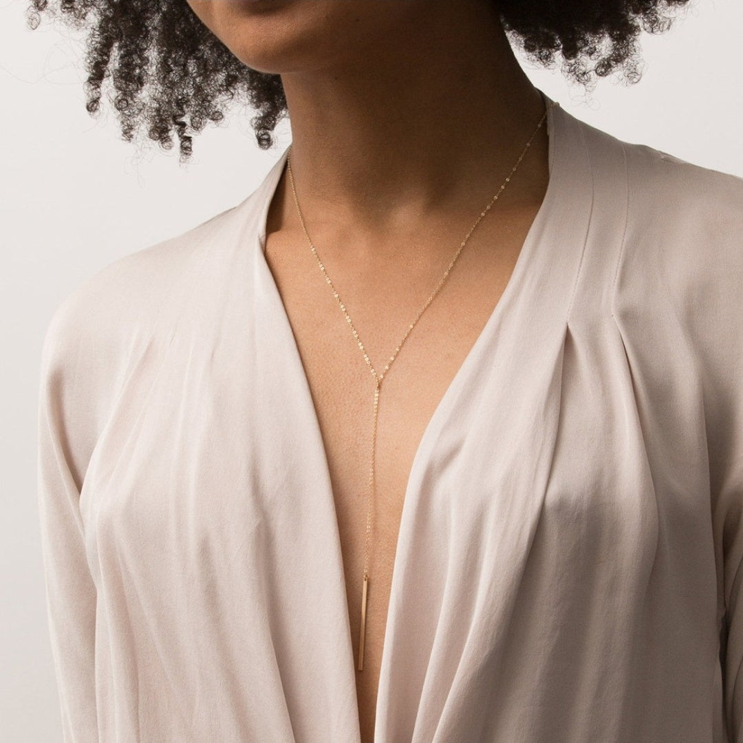 Collar con colgante de barra