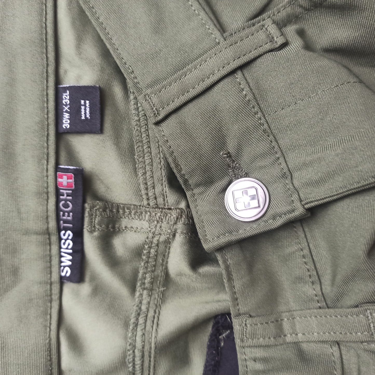 Pantalón Swiss Armi para viaje- Talla 30W/32L