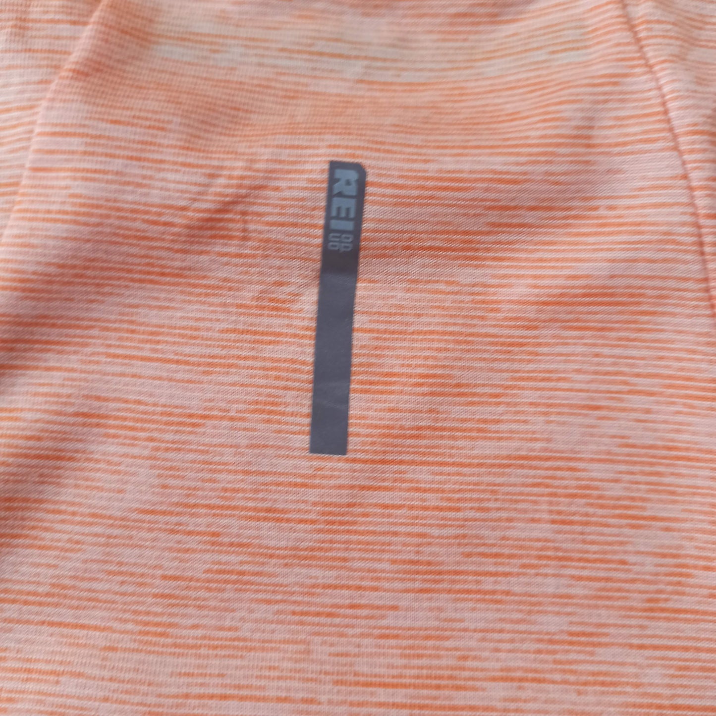 Blusa deportiva manga larga REI - talla S